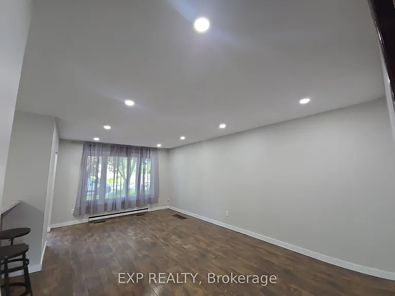 87 Wellington St E #MAIN LEVEL — Photo 11