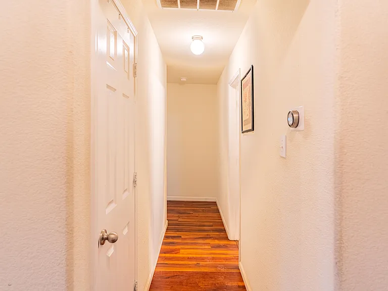 1906 Castaway Dr — Photo 18