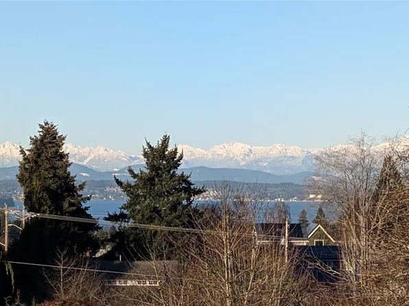 6055 35th Avenue SW #202, Seattle, WA 98126