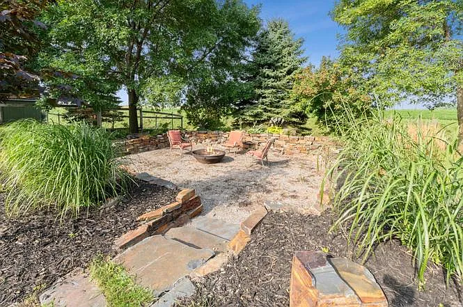 5 bed, 3514 sqft, $2,995 — Photo 4