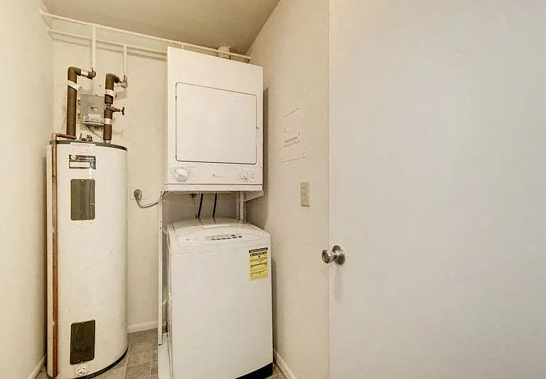 Crossland Apartments — Photo 24