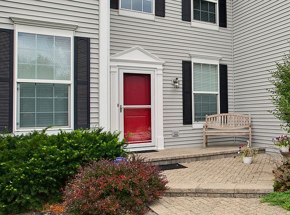 2nd image of 1548 SE Greystone Dr