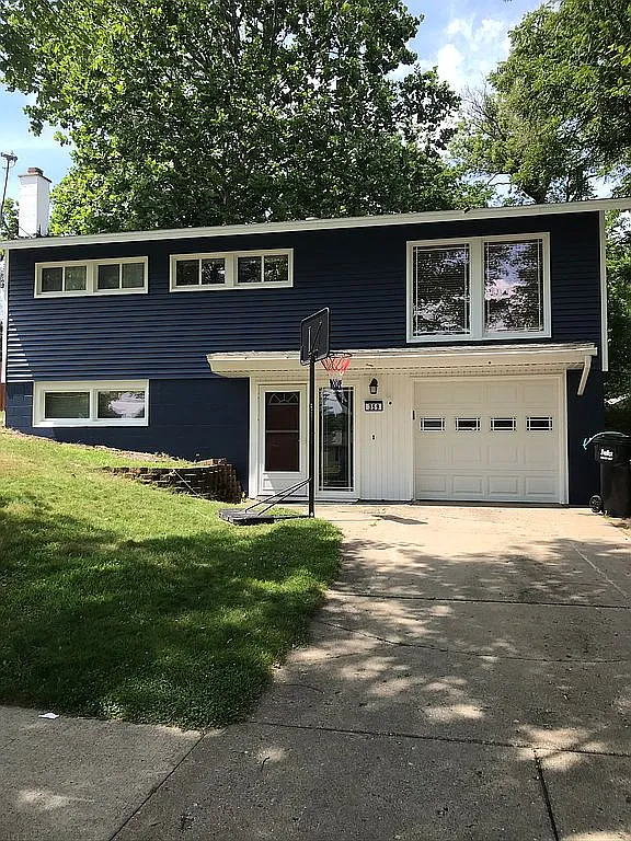 359 Summit Ave NE photo 1
