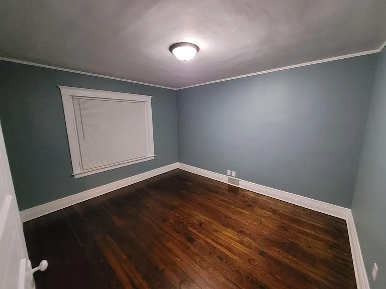 4212 Seneca St — Photo 14