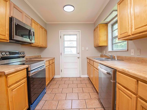 4th image of 1024 Susanne Ave