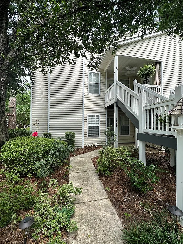 3 bed, 2.0 bath, 1364 sqft, $1,400 — Photo 1