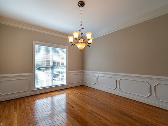4th image of 4612 Baylor St