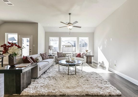 HS 2310 Plan 4039 Great Room