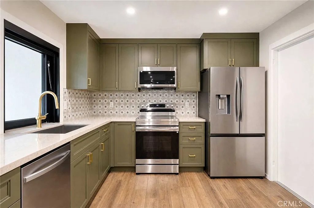 4 bed, 1864 sqft, $5,500 — Photo 4
