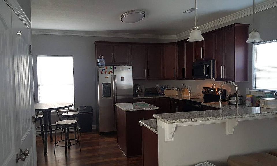 1st image of 31 Temple St