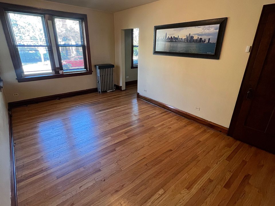 1st image of 6025 W Ardmore Ave #2
