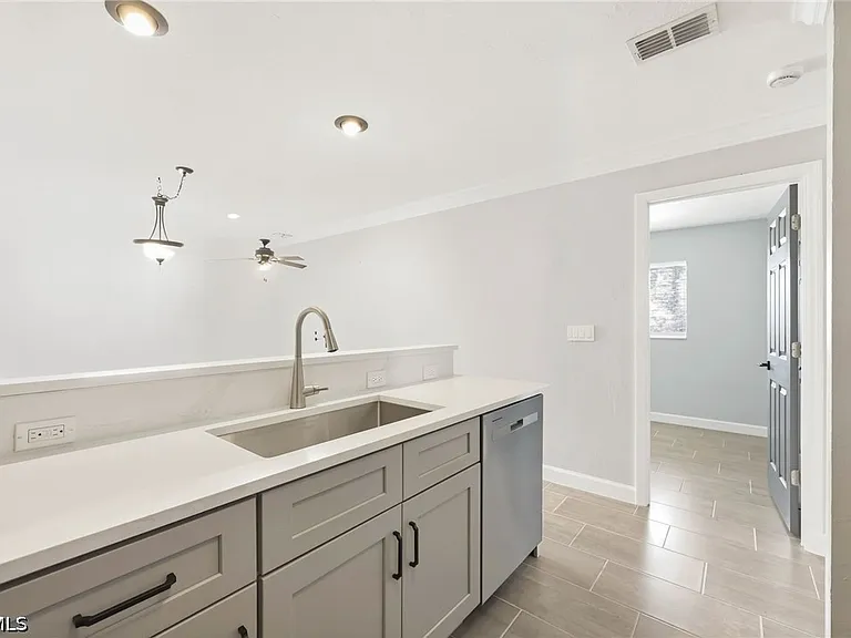 4346 Santa Barbara Blvd — Photo 11