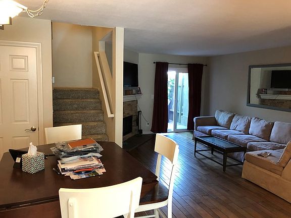 5th image of 1027 Tourmaline St Unit C