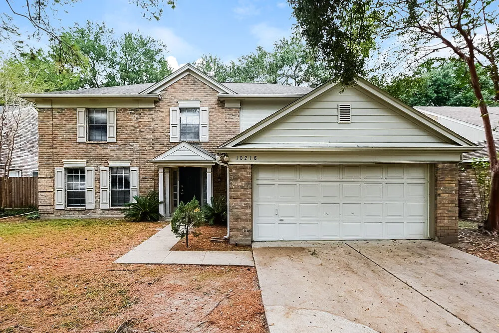4 bed, 2.5 bath, 2316 sqft, $2,320 — Photo 1