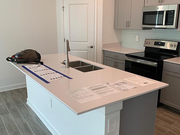 5th image of 2868 Camden Way