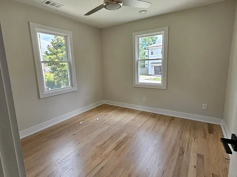 2818 Vaulx Ln — Photo 8