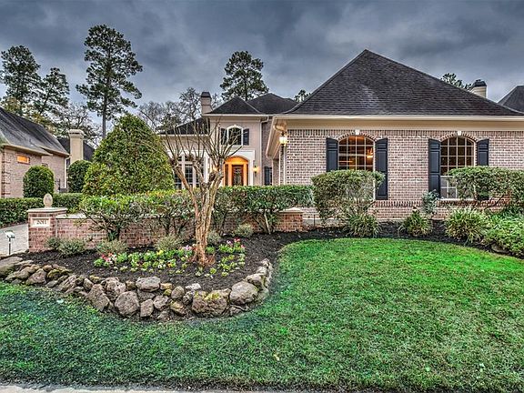2nd image of 2011 Fairway Green Dr