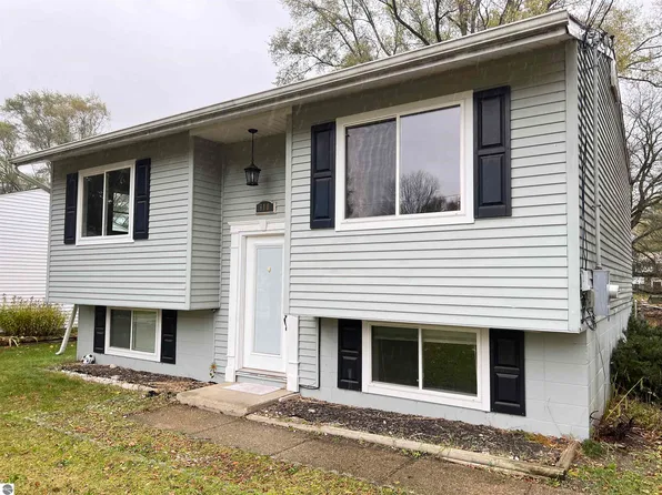 810 N Cooley St, Mount Pleasant, MI 48858