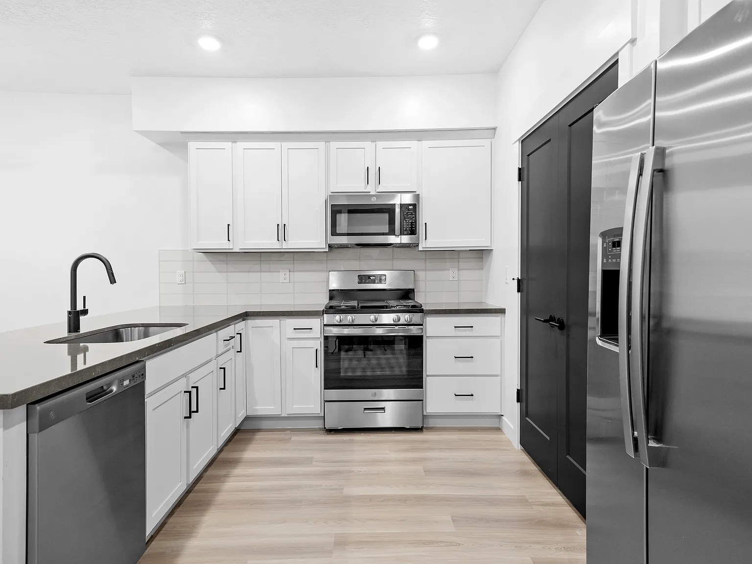 ICO Ridge Apartments & Townhomes — Photo 4