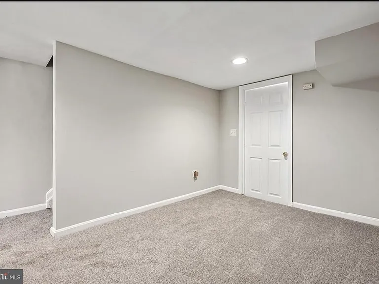 424 N Luzerne Ave — Photo 24