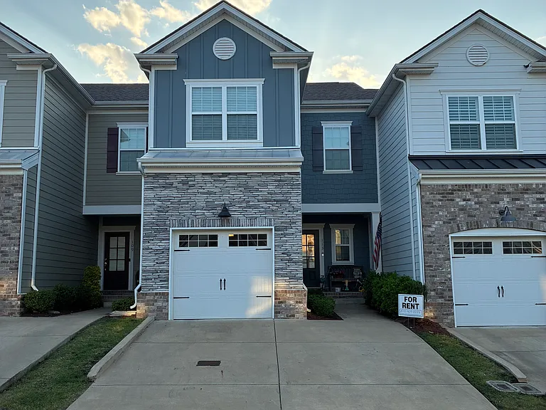 113 Bergen Dr — Photo 1