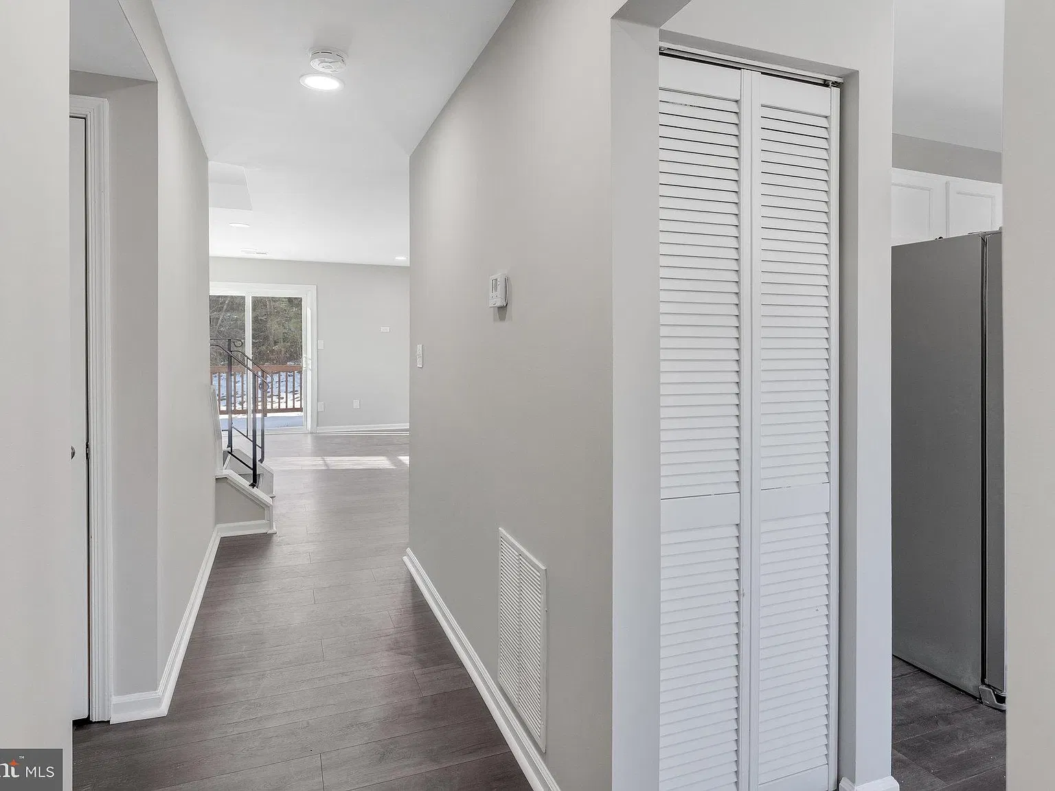 3 bed, 2.5 bath, 1407 sqft, $2,800 — Photo 4
