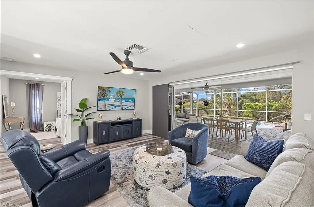 2 bed, 2.0 bath, 1582 sqft, $3,300 — Photo 4