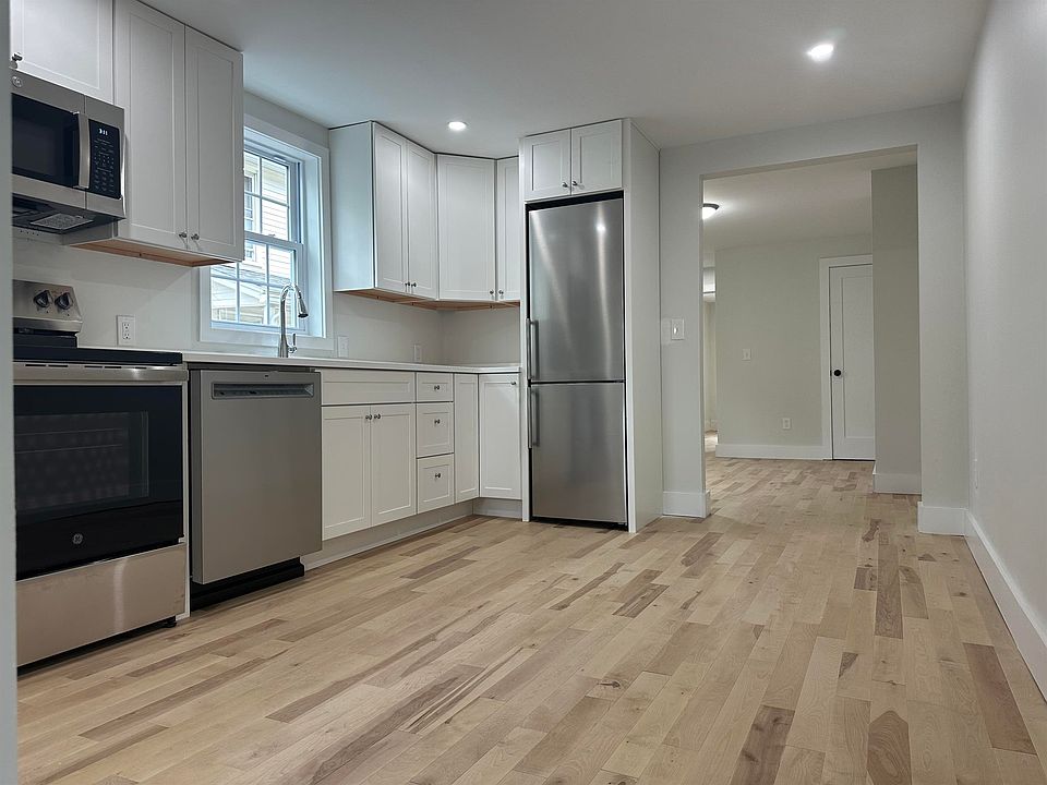 2nd image of 239-241 Locust St #Unit-239