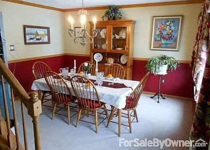 Dining room with crown molding