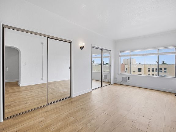 2nd image of 1932 W 25th St APT 24