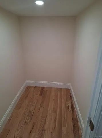 5 bed, 2.0 bath, 2322 sqft, $6,200 — Photo 4