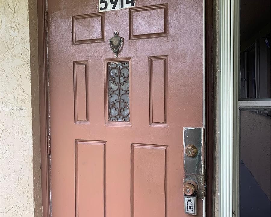 1st image of 5910 Hayes St #5914