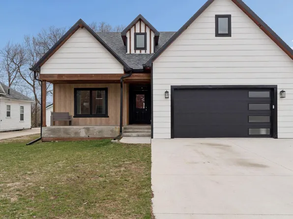 97 8th St S, Northwood, IA 50459