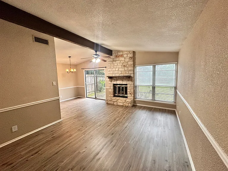 1021 Royal Vista Dr — Photo 2
