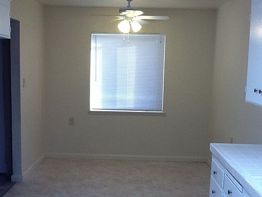 5th image of 4019 Green Tree Dr