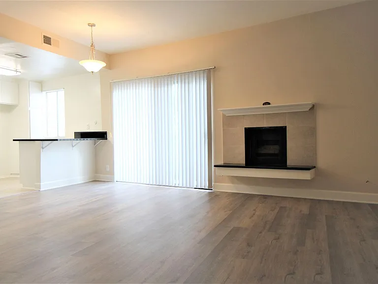 14945 Moorpark St — Photo 7