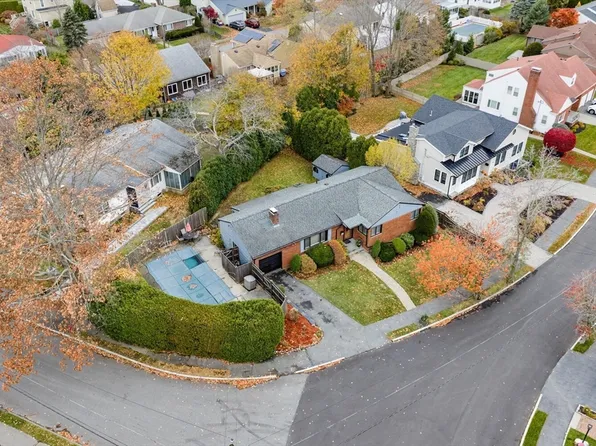 35 Alden Rd, Swampscott, MA 01907