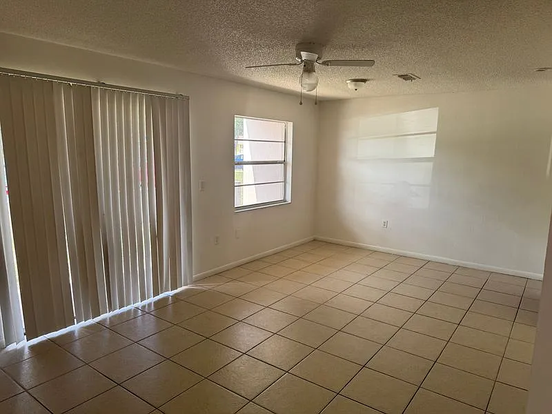 Cute and cozy 2 bedroom 1 bath condo — Photo 2