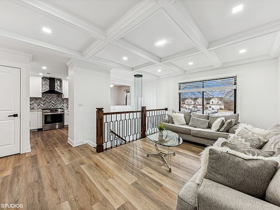 4th image of 4234 Brentwood Ln