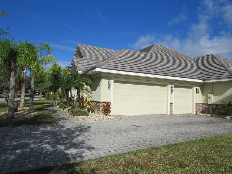 3 car garage