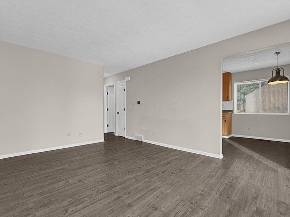 5th image of 675 Country Club Dr APT D3
