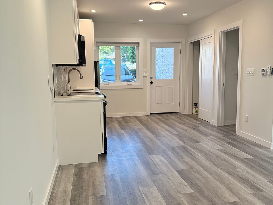 1st image of 5226 Broadway Ter #1