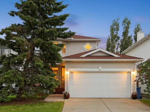 84 W Hidden Spring Close NW, Calgary, AB T3A 5K2