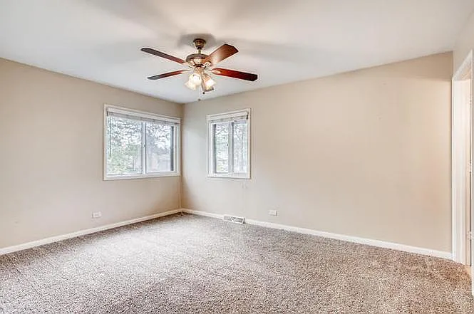 504 Nassau Ave — Photo 17