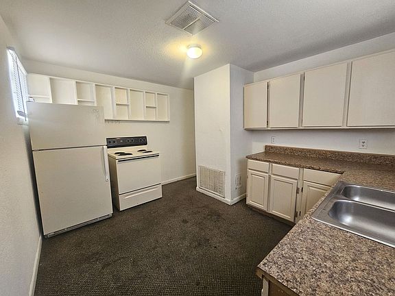 3rd image of 736 W 12th St #8EAD68689