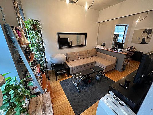4th image of 413 W 52nd St APT 5A