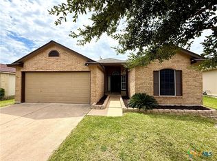 213 Summerside Ave, Lockhart, TX 78644