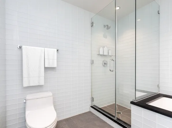 554 West 54th Street image 6 of 42