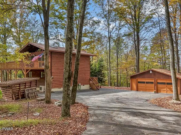 100 Larch Ln, Greentown, PA 18426