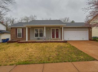 6769 Bear Creek Dr, Saint Louis, MO 63129
